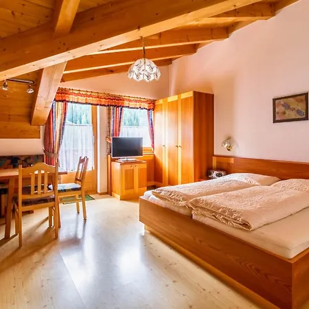 Chasa Vallaina Apartment *